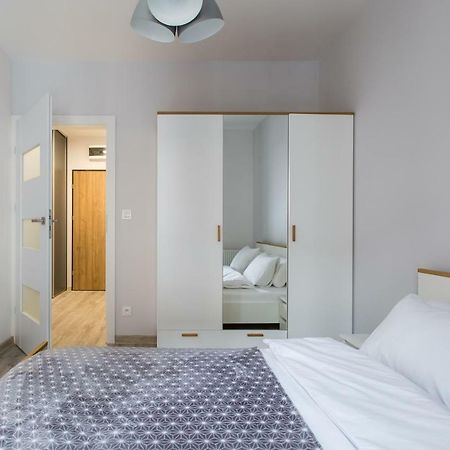 Luksusowy Apartament Przy Targach พอซนาน ภายนอก รูปภาพ
