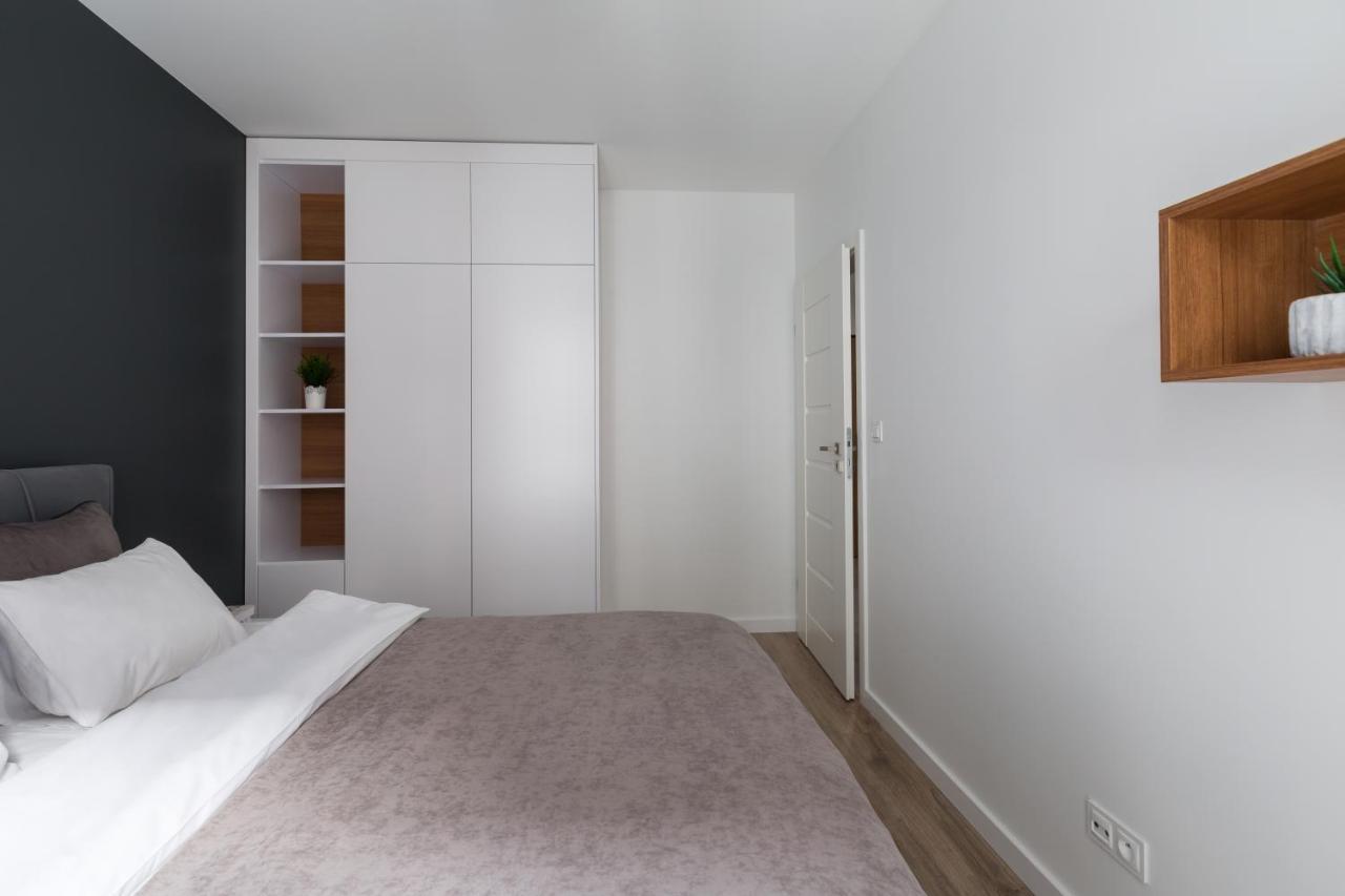 Luksusowy Apartament Przy Targach พอซนาน ภายนอก รูปภาพ