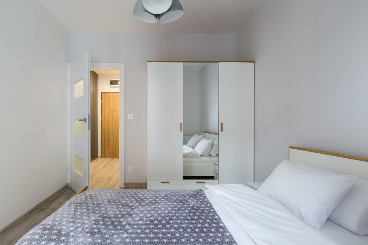 Luksusowy Apartament Przy Targach พอซนาน ภายนอก รูปภาพ